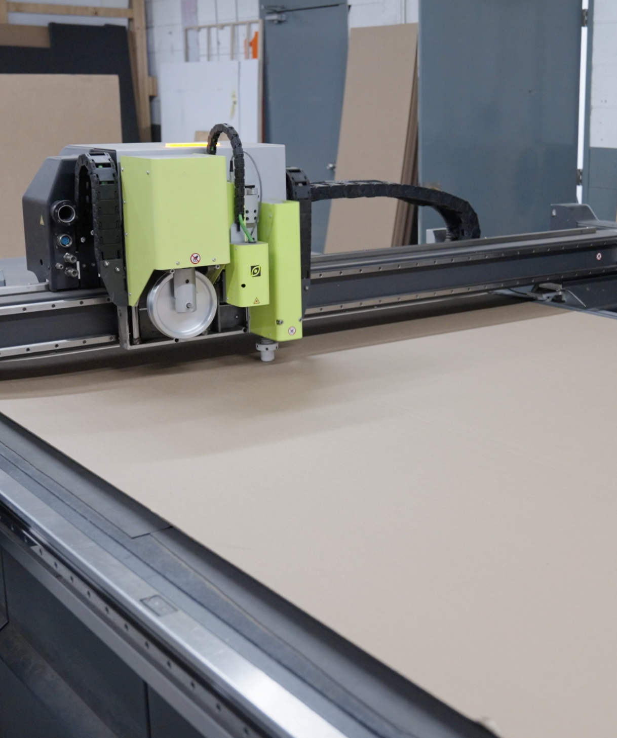 Machine cutting custom box size. Machine cutting custom box size.